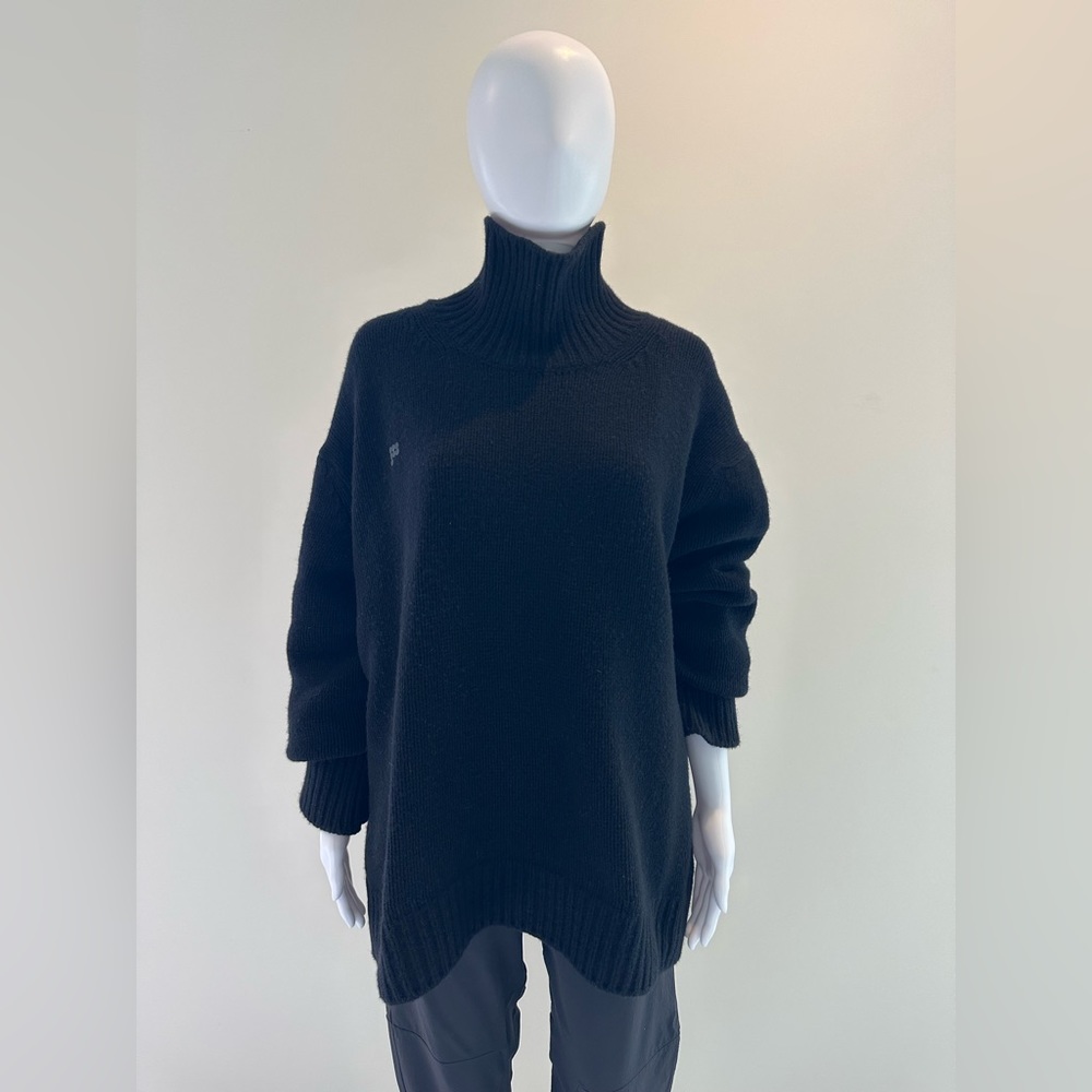 Pangaia turtleneck black cashmere sweater unisex long sleeve oversized size M/L
